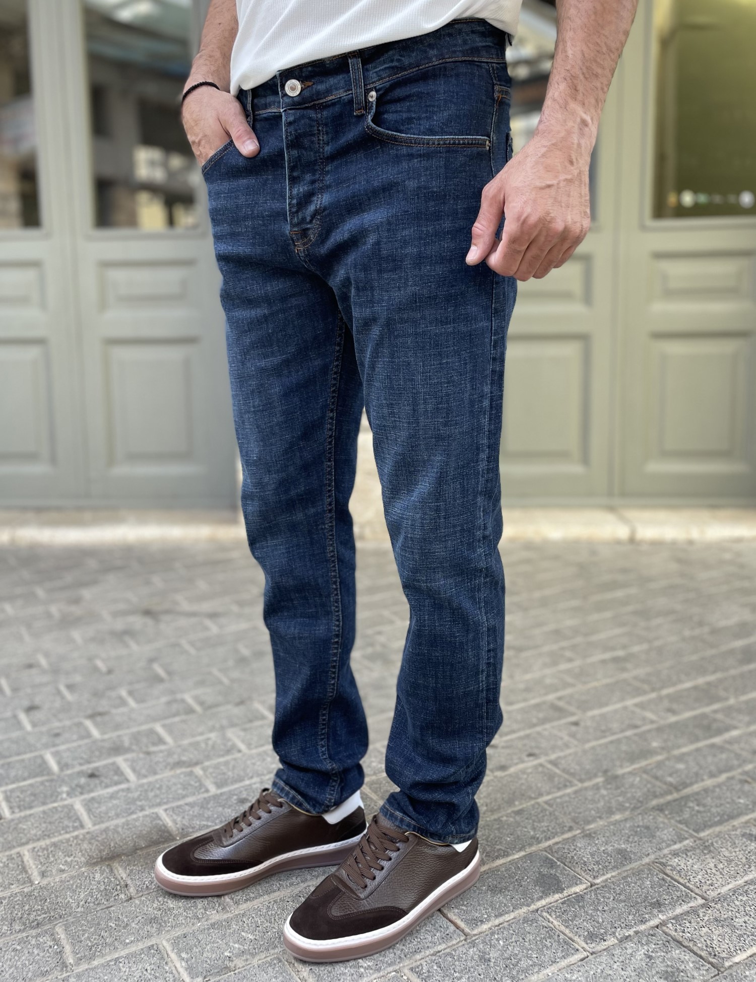 Ανδρικό σκούρο μπλε πεντάτσεπο τζιν παντελόνι ίσιο με κουμπιά 3LN1215 φωτογραφία